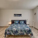 6 Personnes Avec Piscine Villa *