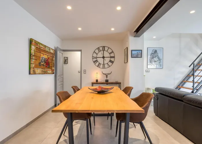 6 Personnes Avec Piscine Villa *