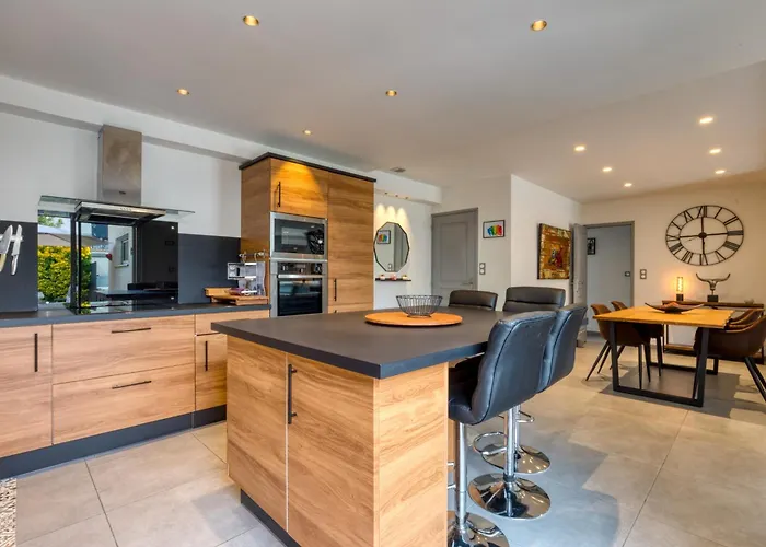 6 Personnes Avec Piscine *